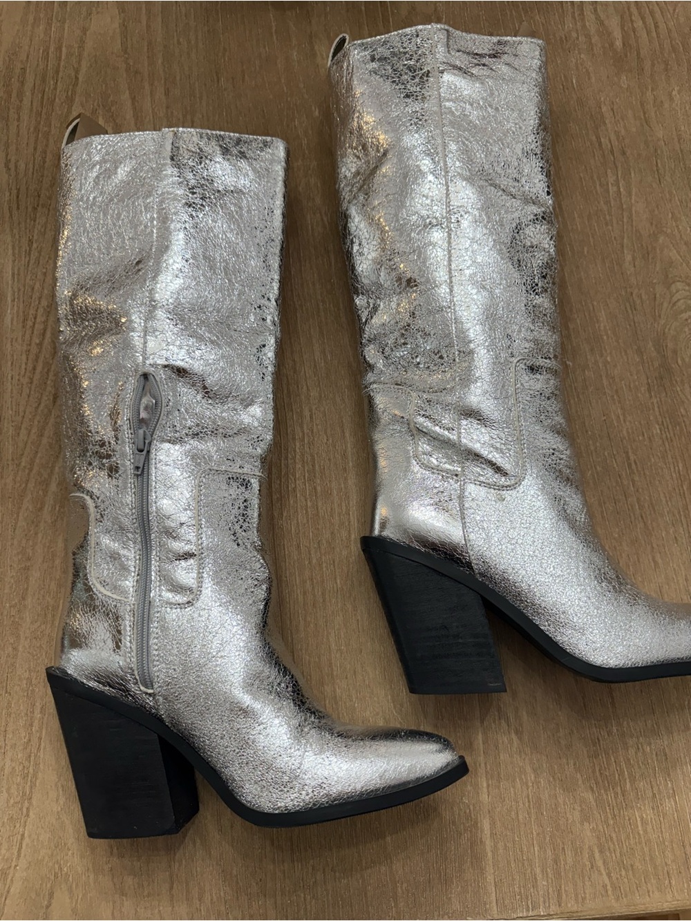 Steve Madden Seven Silver Metallic
Leather Knee High Boots size 8